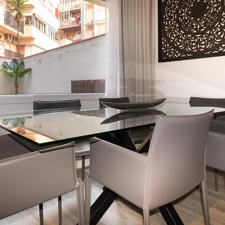 Spacious New And Renovated In Plaza Espana With Stunning Terrace-garden And Exquisite Decoration Apartmán Barcelona