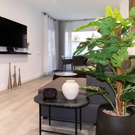 Apartmán Spacious New And Renovated In Plaza Espana With Stunning Terrace-garden And Exquisite Decoration Barcelona